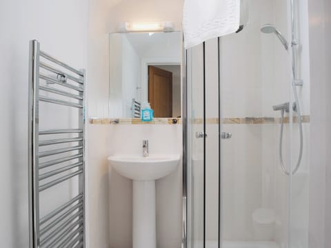 Bathroom | One Piccadilly, Trefonen, nr. Oswestry