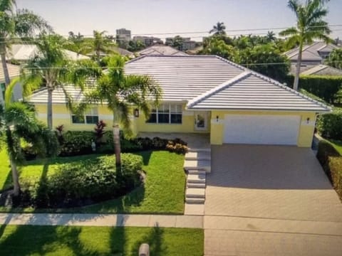 Spacious, 3 BR 4 Bath home in highly desirable South Beach location