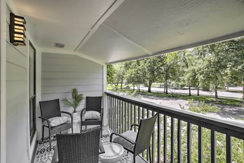 Outdoor seating for four.