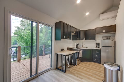 Studio Kitchenette | Drip Coffee Maker | Dining Area