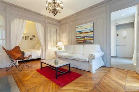 Colombe proche Cordeliers, 1 chambre, meublé