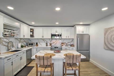 Kitchen | Coffee Maker | Hot Water Pot | Blender | Spices