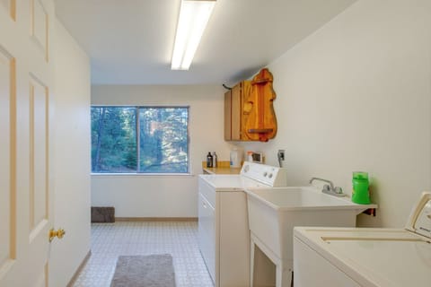 Laundry Area 1 | 1st Floor