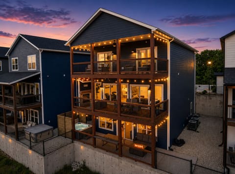 Luxury Lake Retreat • Sleeps 20 • 6 King Suites • Hot Tub • Game Room