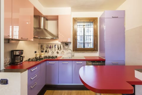 Kitchenette (front view) 