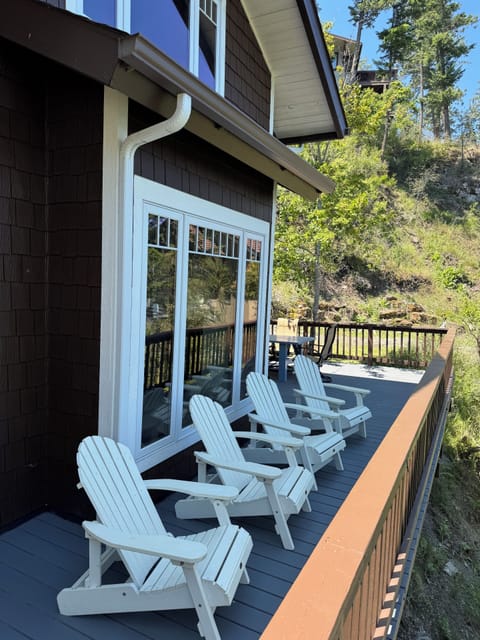 Sit and relax next to the lake