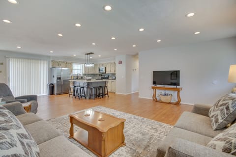 Living Room | Queen Sleeper Sofa