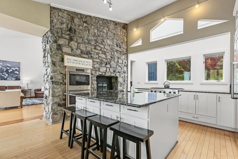 Huge Chef's kitchen with high end appliances and massive counter space