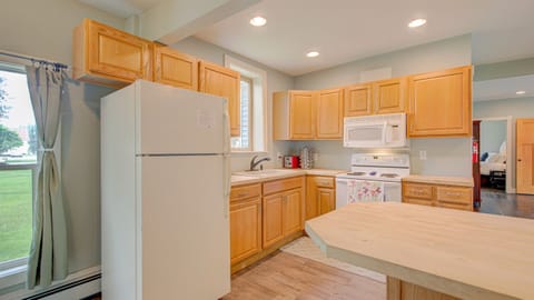 Enjoy the recently remodeled space as you prepare for your day in Lake City.