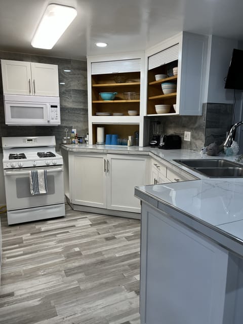 Beautiful to look at. No worries you’re on vacation.. there’s a microwave here.