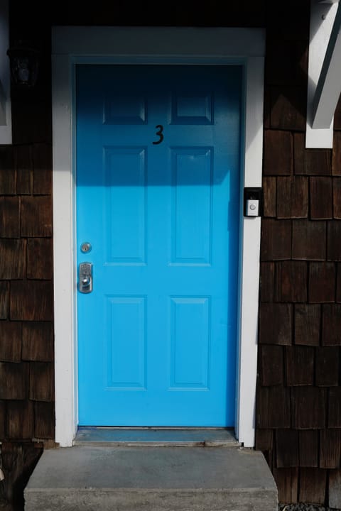 You gotta come! with self check in, just walk in and begin your vacation.