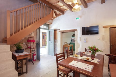 As you enter the home, you’re greeted by the dining area