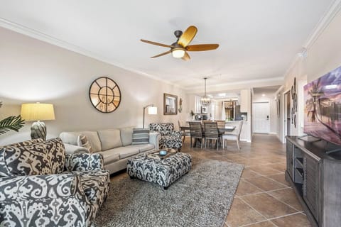 Beautiful design & Decor throughout the condo