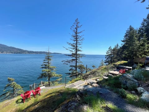Walkway to the hot tub and lounge areas