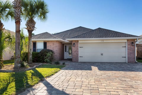 Palm Breeze II Exterior