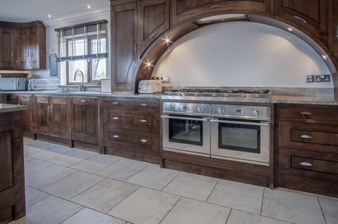 Knights Rest - 4 Bed Holiday Home - Princes Gate (11271)