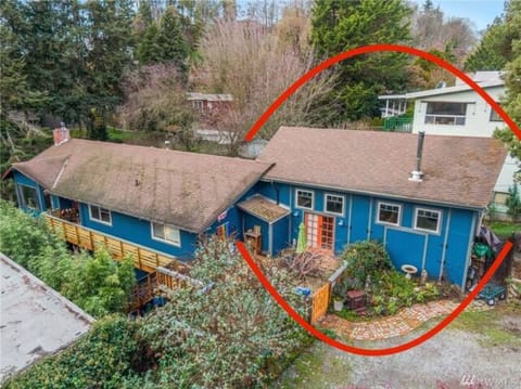 The unit at right is all yours!