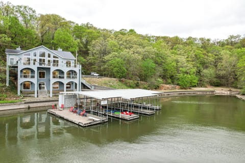 Explore the Full Cove with No Homes beyond Hidden Delight