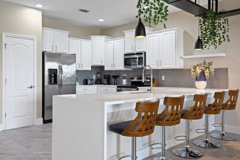 1405 Wexford Way (9).jpg