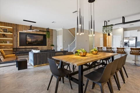 1405 Wexford Way (7).jpg