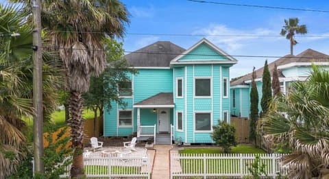 Welcome to Heart of It All by BeachBox