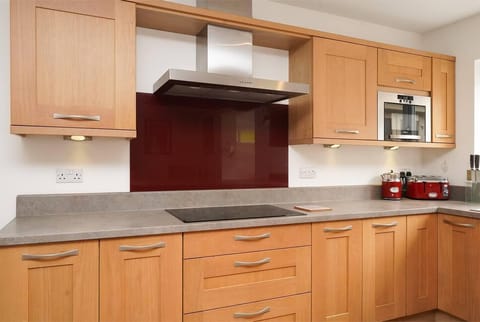 A kitchen with all you need for cooking