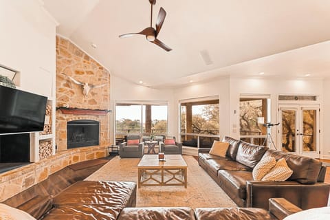 Living Room, Leather Sofa, Smart TV & Coffee Table