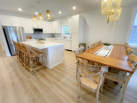 Kitchen + dining table 