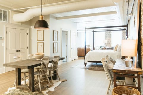 Blue Suede Shoes Suite (1)