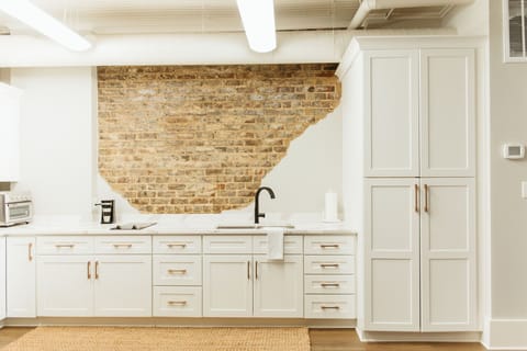 Blue Suede Shoes Suite (4)