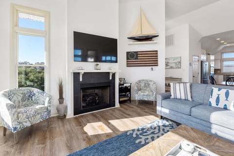 PI07: Island Breeze | Top Level Living Area - Fireplace Not Available For Guest Use