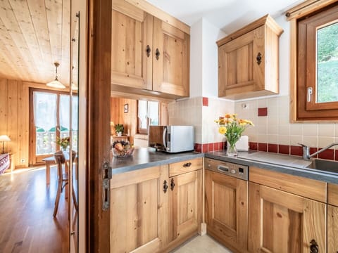 Cabinetry, Countertop, Furniture, Building, Wood, Sink, Kitchen, Drawer, Flooring, Wood Stain