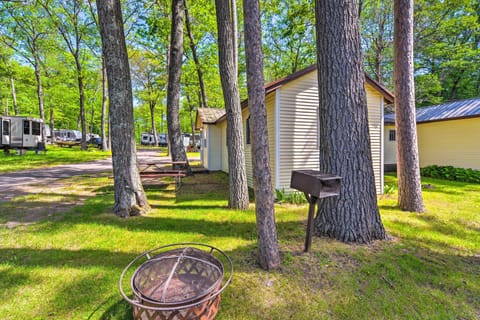 Stone Lake Vacation Rental | 2BR | 1BA | 2 Steps to Access | 800 Sq Ft
