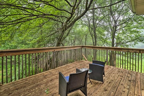 Albrightsville Vacation Rental | 3BR | 2BA | 4 Steps Required | 1,300 Sq Ft