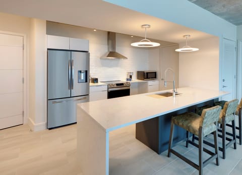 Max-Beach-Resort-Sun-One-Accessible-ADA-Kitchen-1