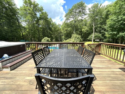Another angle of the seating area on the back deck
