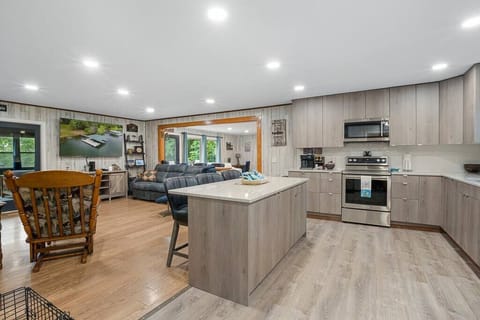 6ebb8360 da67 481f b7d4 9d4587892304