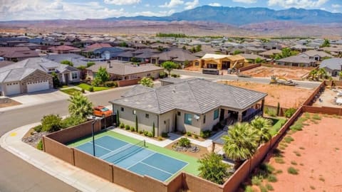 Birds Eye View Pickleball and Putting Green/ Gazebo