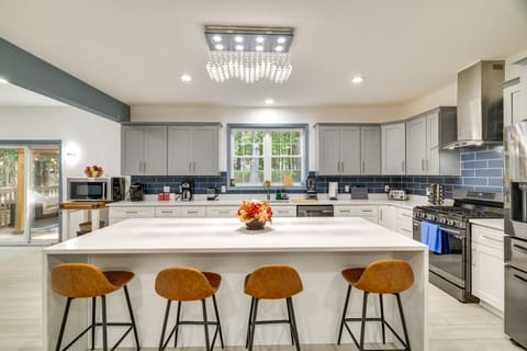 Kitchen | 1st Floor | Cooking Basics | Dishware & Flatware | Blender | Crockpot