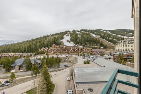 Mountain views for days | Exterior