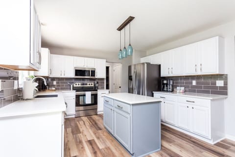 Fully stocked kitchen!