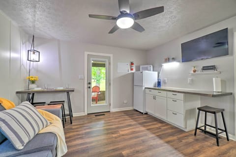 Knoxville Vacation Rental | 1BR | 1BA | Stairs Required | 512 Sq Ft