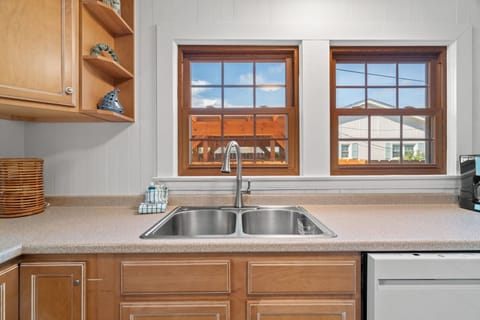 A peek-a-boo of the peaceful neighborhood