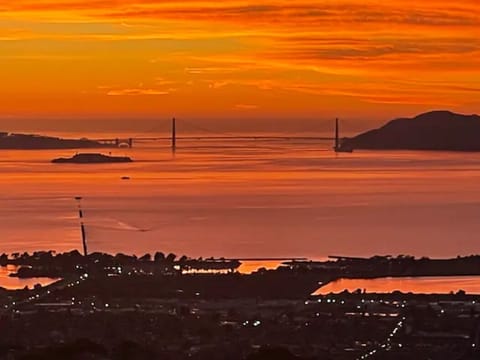 Stunning panoramic views of San Francisco, The Bay, Golden Gate Bridge