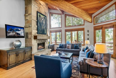 Living Room, Furniture, Indoors, Couch, Home Decor