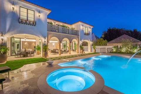 Villa Gemma by LuxJB: LA's finest vacation villas & mansion rentals by owners.
