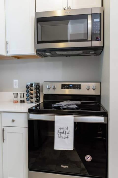 Enjoy cooking again with these brand new stainless appliances...