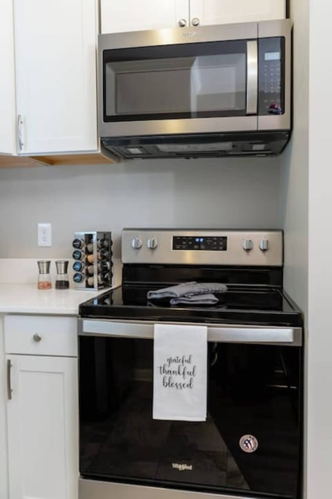 Enjoy cooking again with these brand new stainless appliances...