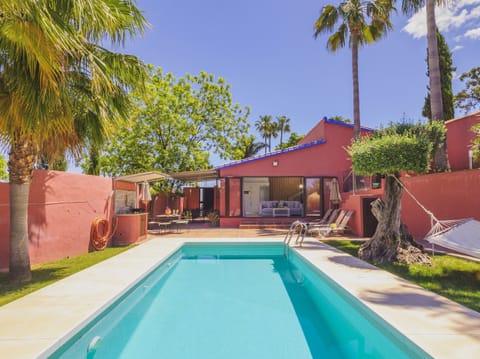 Rural house with swimming pool in Alhaurín de la Torre
