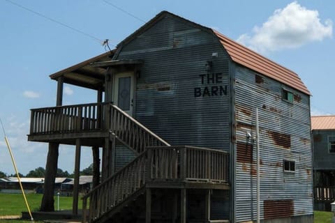The Barns are lower (Barn 1) and upper (Barn 2) units that are rented separately.